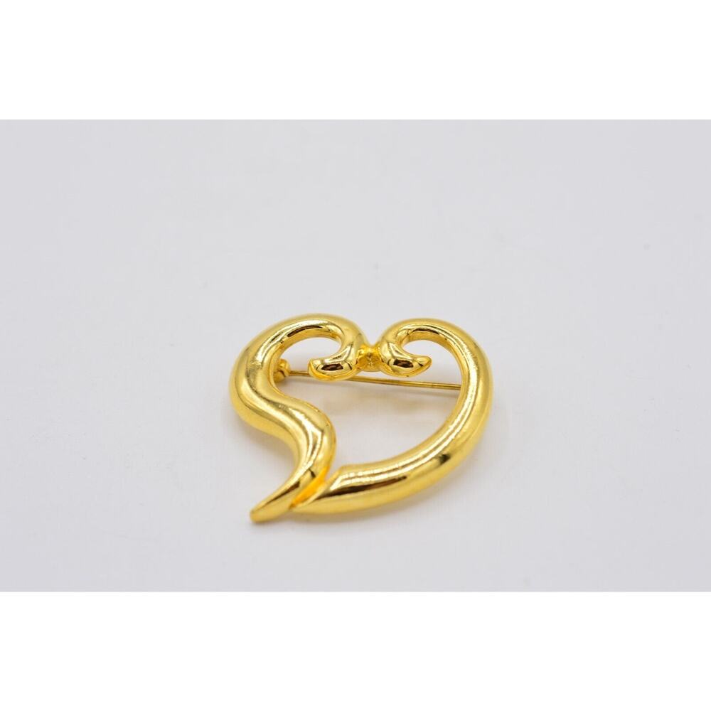 Vintage Heart Pin Brooch Shiny Gold Tone Chunky Valentine's Day NOS 1980s BinAC - Picture 5 of 9